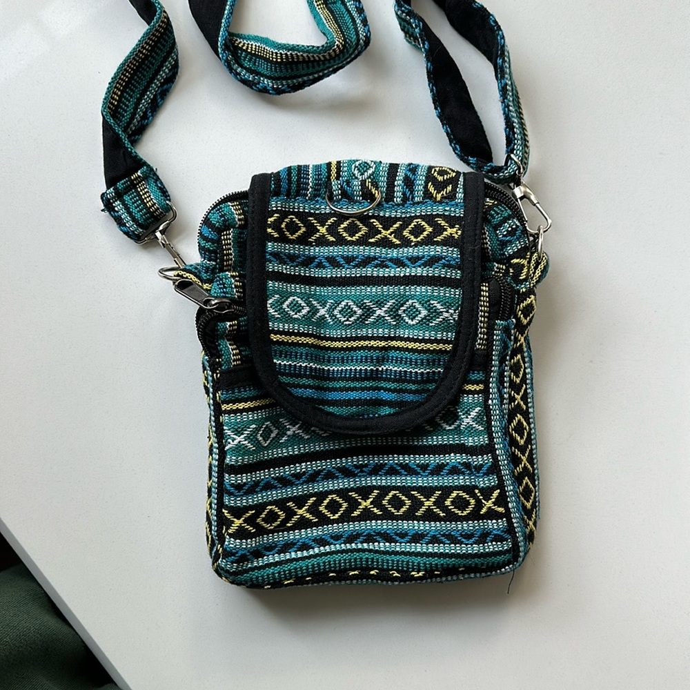 NWT Nepal cross body knitted purse